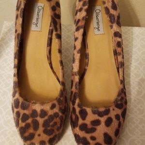 2" high heel pumps Fur leopard print